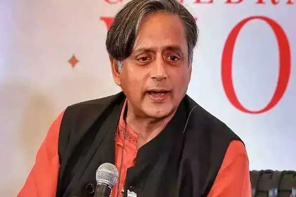 Senior Congress leader shashi tharoor praises Prime Minister Modi for Meeting with US President