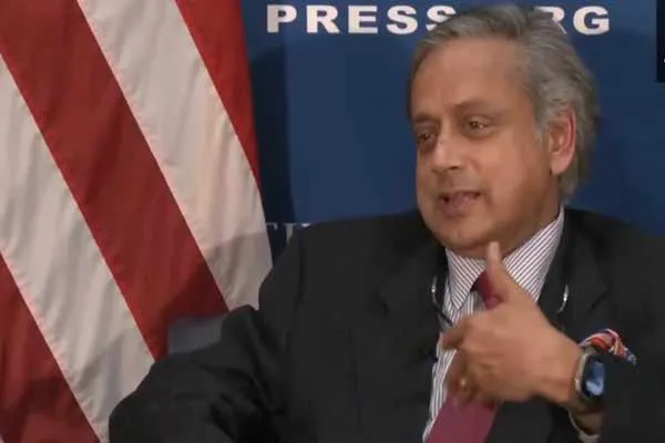 Shashi Tharoor speaks in support of PM Modi after Rahul Gandhi's allegations