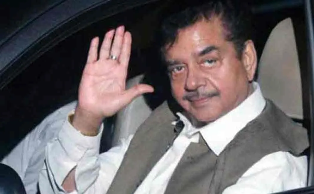 shatrugan sinha tweets against bjp and modi