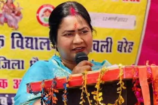 BJP woman MLA joins Congress in uttarpradesh