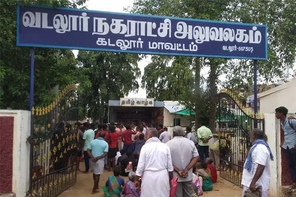 Villagers struggle in Vadalur after a woman passed away of dengue fever