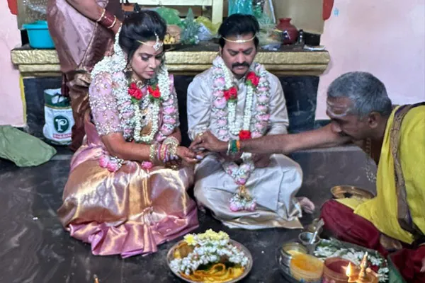 Redin Kingsley is married to serial actress Sangeetha