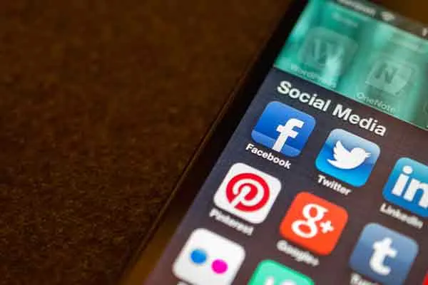 sri lankan government takes new destination for social media page