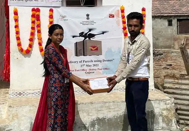 The Indian Postal Service sent the parcel by drone for the first time!
