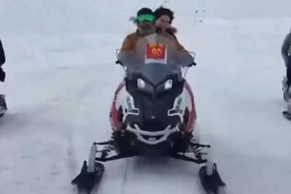 rahulgandhi mp with priyanka gandhi snow scooter video viral 