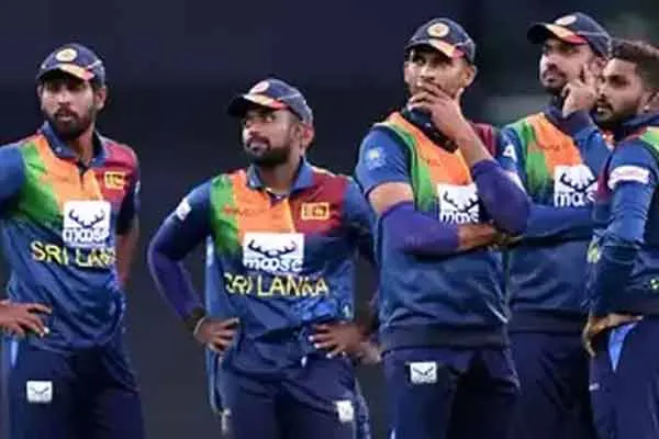 The Sri Lankan government dissolved the cricket board