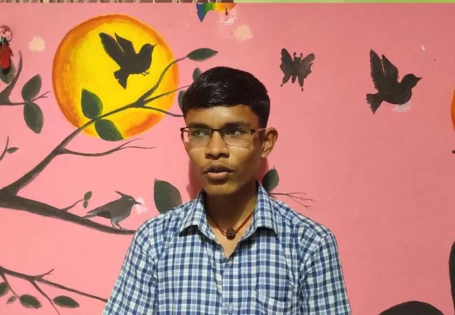 Government school student drawing and decorating on school walls!