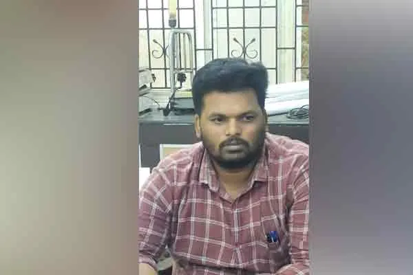 trichy labour welfare department sub inspector bribe incident 