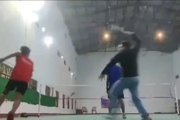 Deputy Collector chasing youth and beating him in bihar