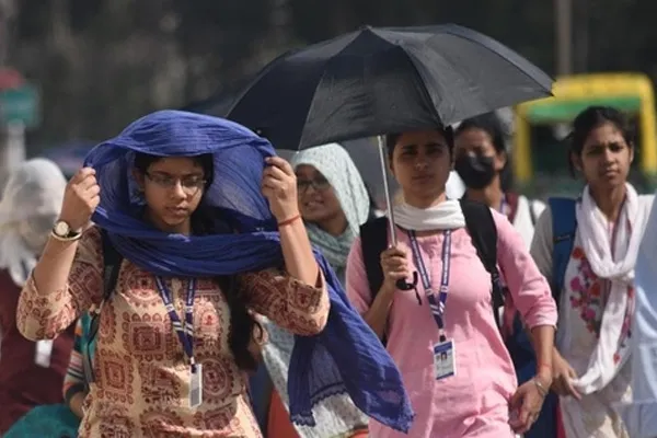 Karnataka alert, asks people to not step out of home for summer heat 