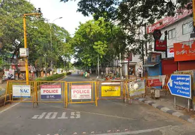 coronavirus chennai lockdown police check post 