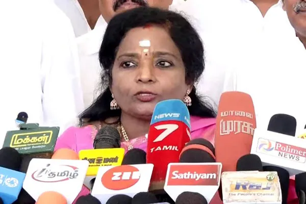Tamilisai soundararajan criticizes tamilnadu government for marina air show