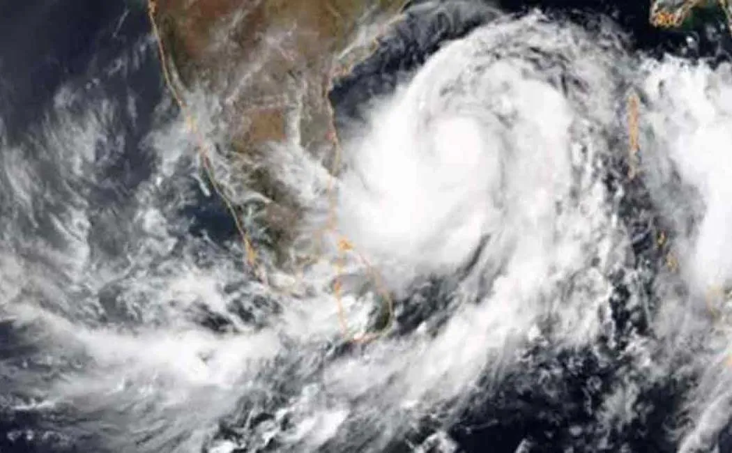 Low pressure area develops! heavy rains possible 