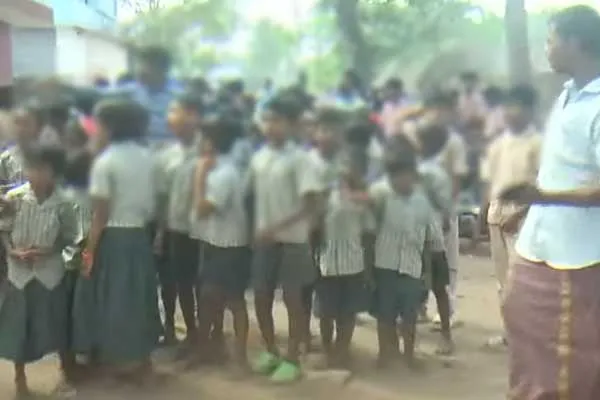 District administration not issuing caste certificate school Students are struggle