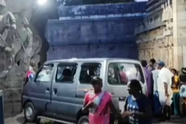 Accelerator in response to brake; A car entered the temple