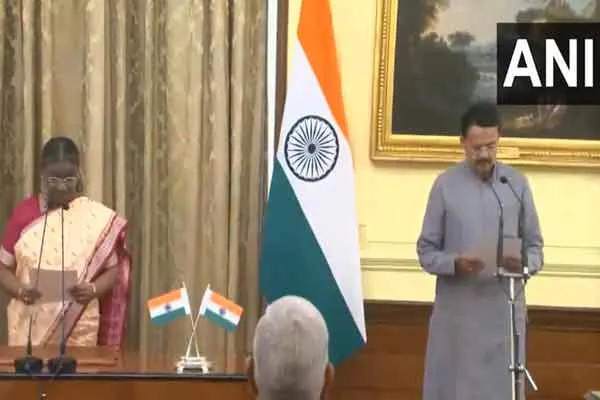 Lok Sabha temporary speaker sworn in