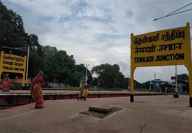 tenkasi district police station opposite incidents women with police