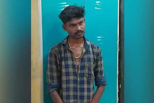 Peravurani Tehsildar car has been stolen 