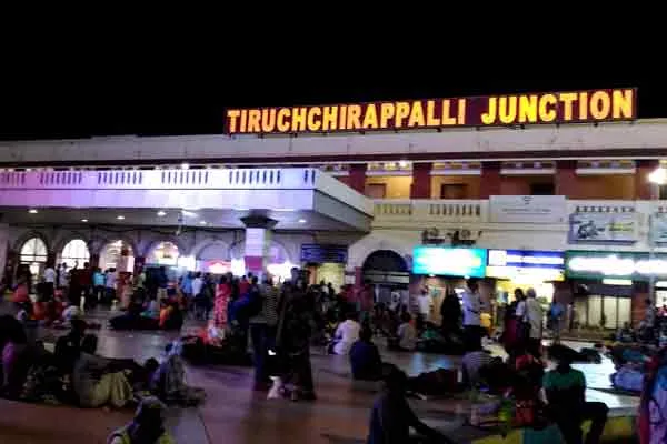 Woman leaves baby at Trichy railway station 
