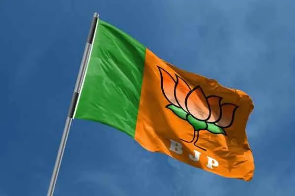 pondicherry petrol bunk issue bjp member dismissed from party 