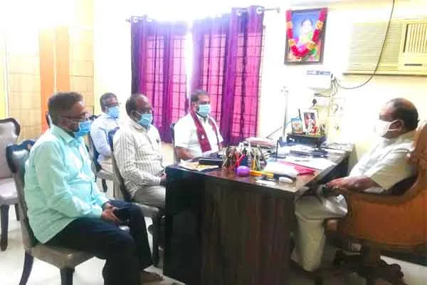 Tamimun Ansari meets Minority Commission Chairman Peter Alphonse ..!