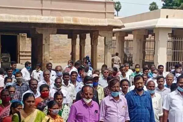 Agricultural Co-operative Union workers strike  
