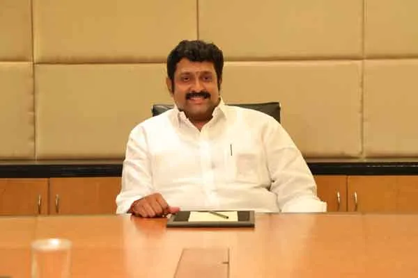 Supporters of SP Velumani threatening to assassinate DMK member he made complaint on SP office