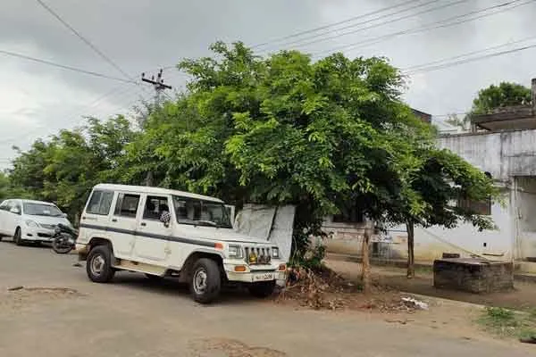 Motor vehicle test inspector arrested for taking bribe