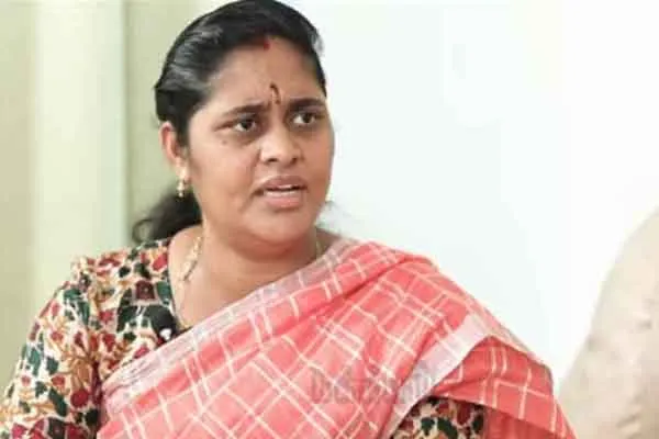 Rajeshwaripiriya condemn delhi woman police case 