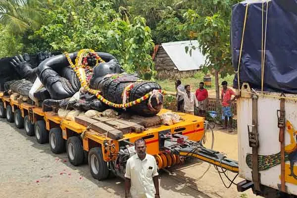 The huge Anjaneyar statue that came to Kollidakkarai ..!