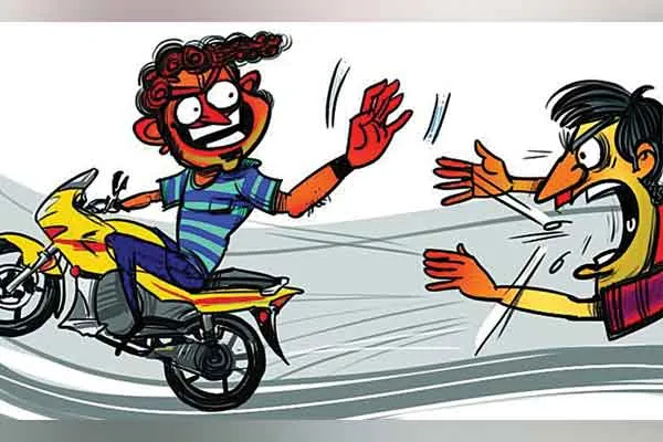 30 lakh robbery on a two-wheeler!