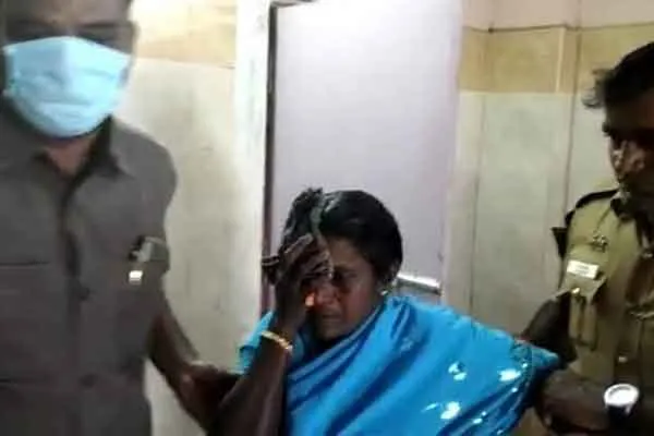 Couple caught in road accident .. Minister who helped with the security vehicle!