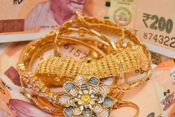 Malpractice in the provision of jewelry; Co-operative union secretary fired
