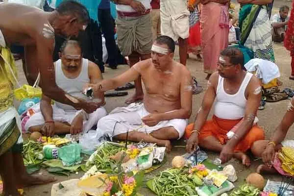 Mahalaya Amavasaya and Trichy Amma Mandapam!