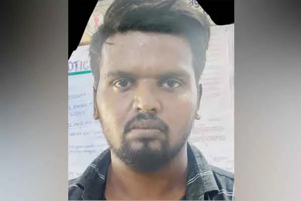 Husband hits wife with gas cylinder ..!