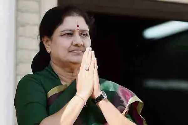 Sasikala who gave the twist on jayalalitha memorial visit 
