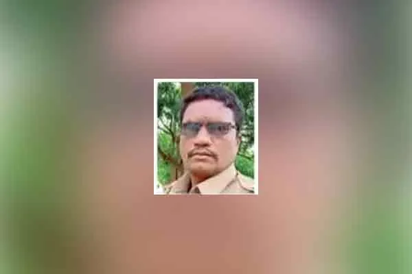 10 lakh rupees to business tycoon; 6 arrested including Special SI!