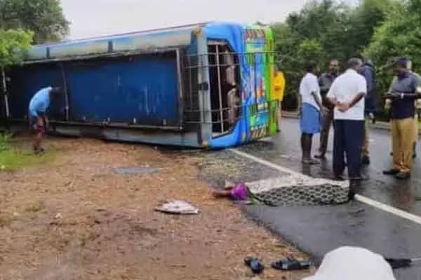 Bus overturns; One passes away, 16 injured  