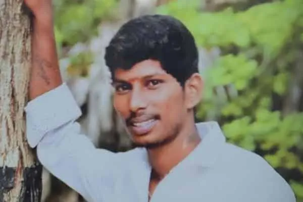 Youth Passes away in front of Nagapattinam TASMAC 