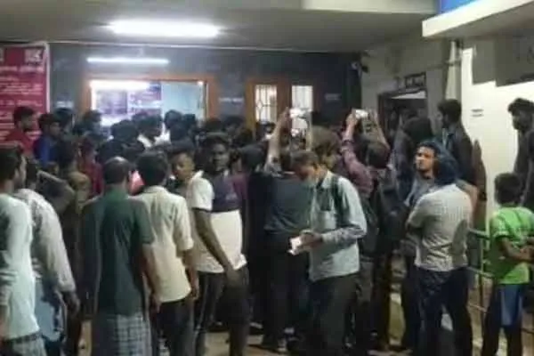 Two young men attacked by Eight members police investigation 