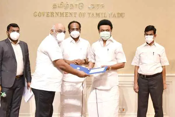 Bharathiyar Centenary Commemoration: Chief Minister presents award to researchers!