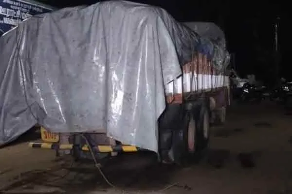 Ration rice issue Kerala vehicle caught by panchayat leader