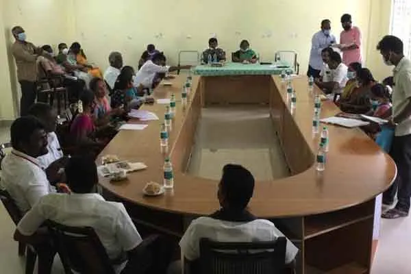 Union leader shocked by ADMK councilors' silence!