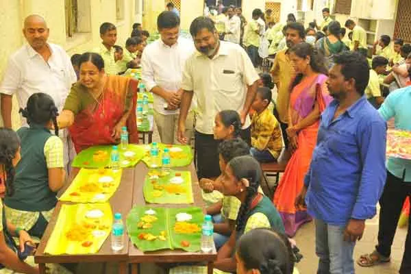 Dinakaran's birthday! M.G.R. Celebration on the home campus!