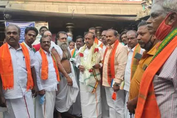 BJP H Raja visited chidambaram temple 