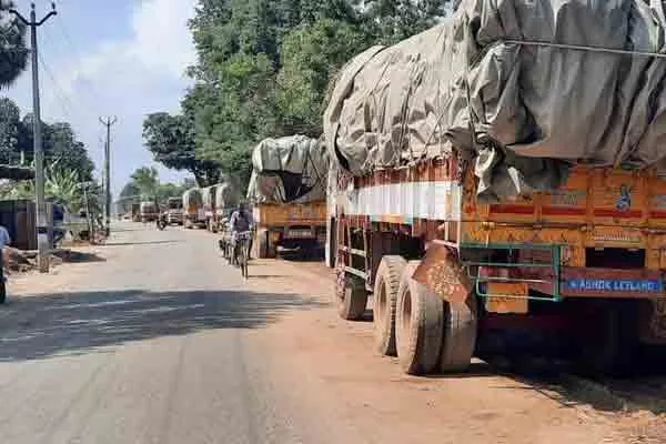 ‘Who is responsible for the money!’ Trucks parked on the side of the road for a week!