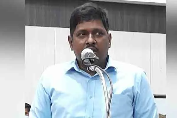 Sudden chest pain to Salem Corporation Commissioner; Admit at Salem GH!