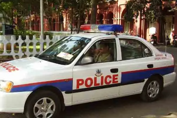Two youngsters arrested near kallakurichi in fraud case 