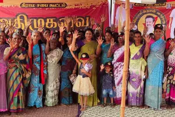 former DMK female mayor reka divyadharshini 