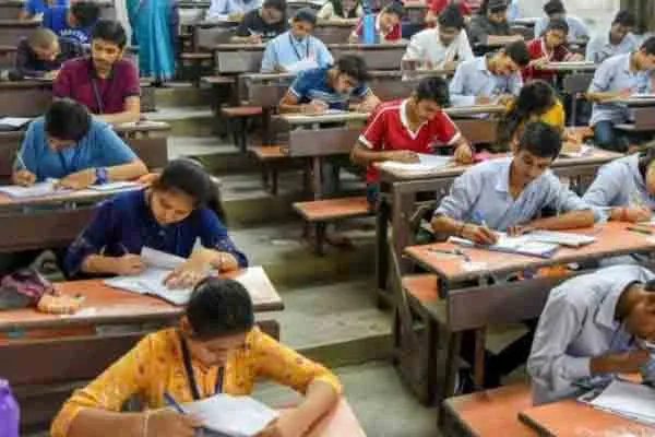 Future teachers requesting ‘Change exam date’